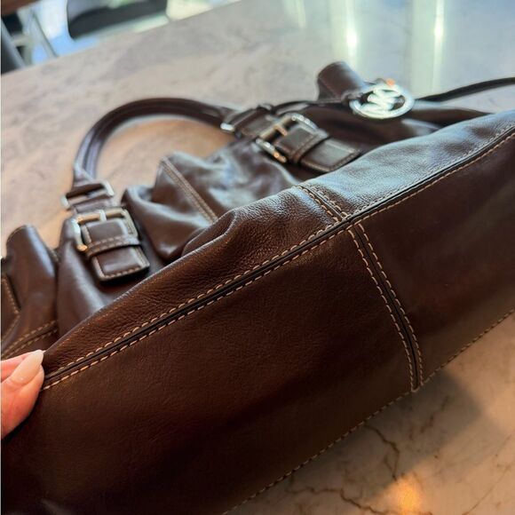 Michael Kors Brown Leather shoulder or Crossbody Bag with Silver Hardware - Picture 3 of 17